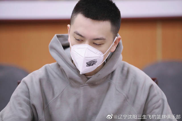 东北人口罩_戴口罩的卡通图片(2)
