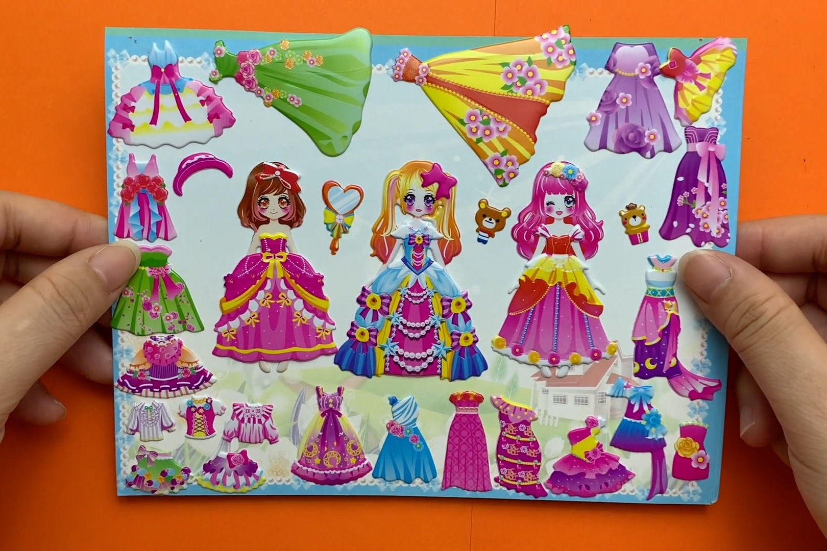 纸娃娃泡泡换装贴纸:给三位公主搭配时尚裙子,各种款式都很美