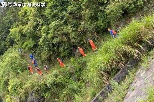 原创 翼装飞行女孩刘安搜救细节曝光,有队员从1000米悬崖摔下险丧命