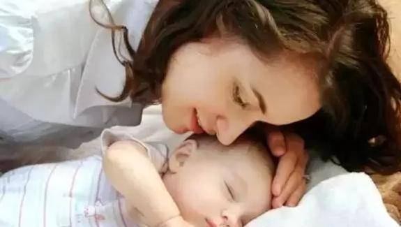 如何给新生儿换尿不湿不哭 358903a573b948ccbe38268578b82930.jpeg