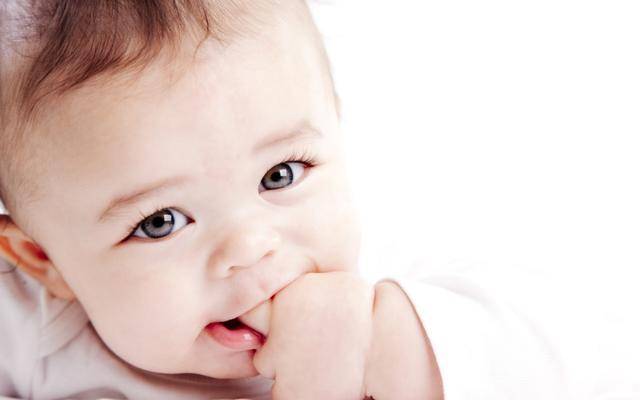 孩子为啥会有如此丰富的表情？看懂宝宝的表情，才能读懂“婴语”