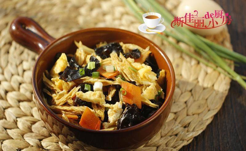 腐竹搭配什么菜炖着好吃 ece6f207b9174e2dac4b4fa36a0c0852.jpeg