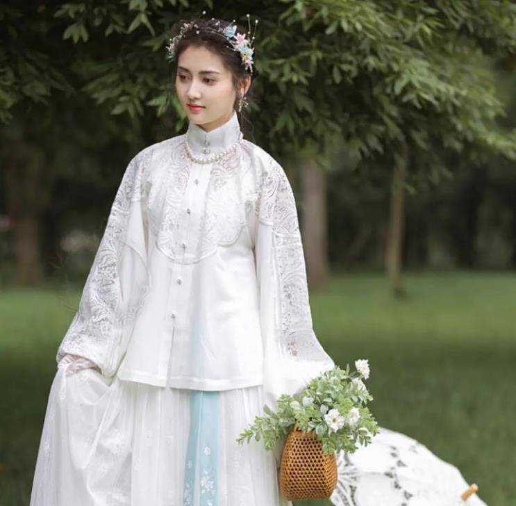 婚纱汉服_中式汉服婚纱图片