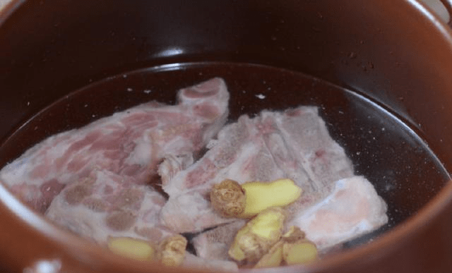 莲藕排骨汤怎么炖好喝 7b3ec2687d2542b2952cf6785ce3c12f.png