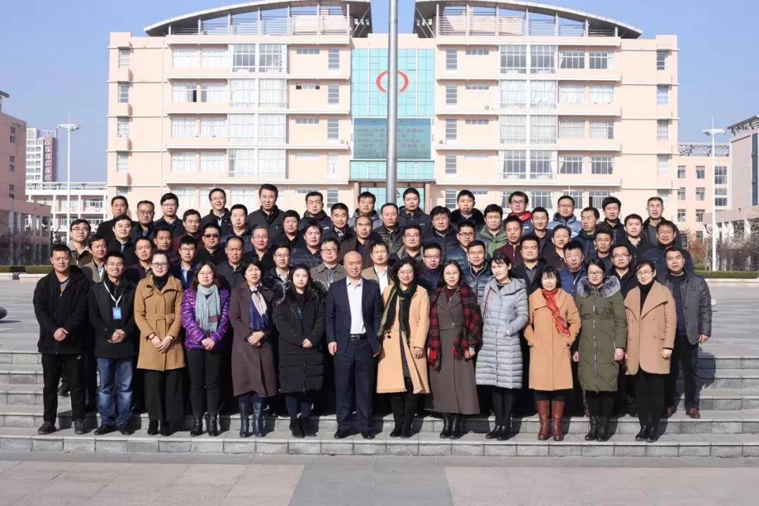 「志愿」别犹豫了，不然就晚了！给您十八个找聚铭师专家给孩子报志愿的理由