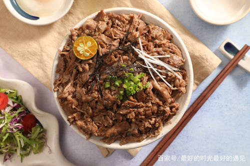 一口入魂的牛肉丼饭π岛烧肉丼饭给你最强的肉欲暴击