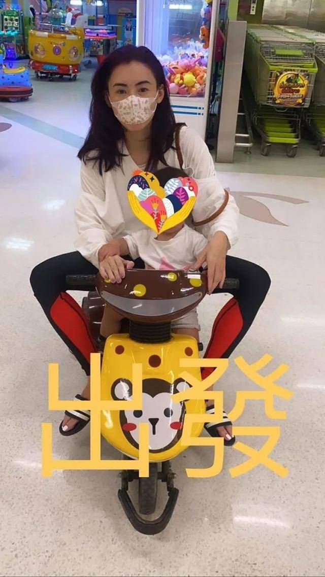 张柏芝带三个儿子泰国去度假，卢卡斯带着弟弟玩水，网友：家庭太复杂了
