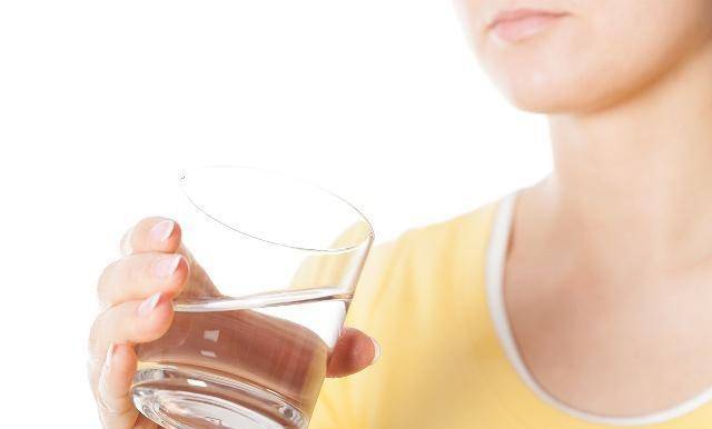 喝什么解口干口渴 e91043ae2dc4480b91282fb976d18034.jpeg