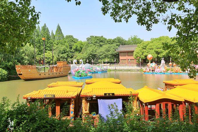 南京白鹭洲公园，秦淮灯会的主会场，这里曾是私家花园