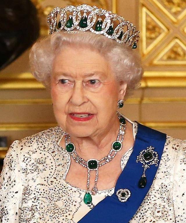 王冠这件珠宝是欧洲王室特有的.