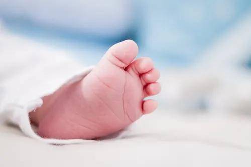 「肤色」孕妈咪吃酱油生宝宝肤色会变黑？那吃什么变白？