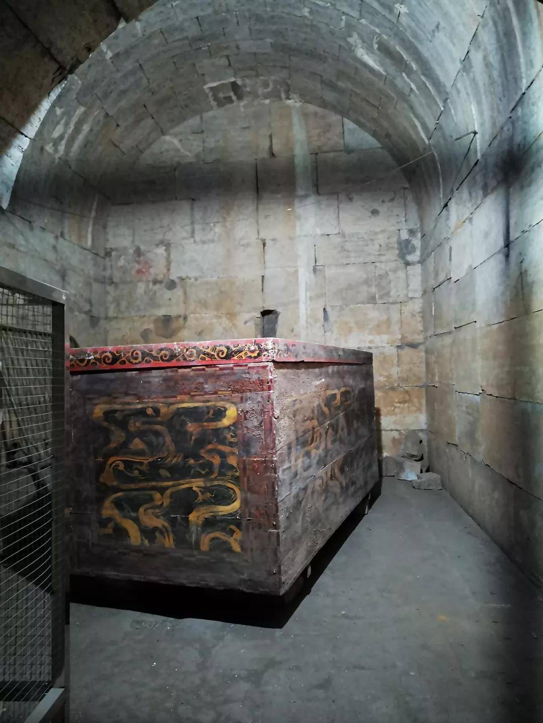 坟墓猜一成语_一图一成语猜答案大全