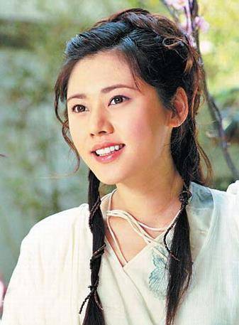 2006年,秋瓷炫出演了《楚留香传奇》的石观音,可以说美到了观众的心里