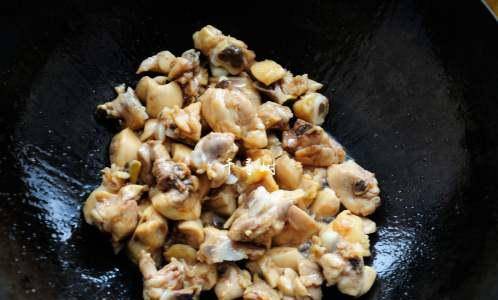 蘑菇炒鸡肉的配方 49c7df3d0bf54c7496c996375cdafd28.jpeg
