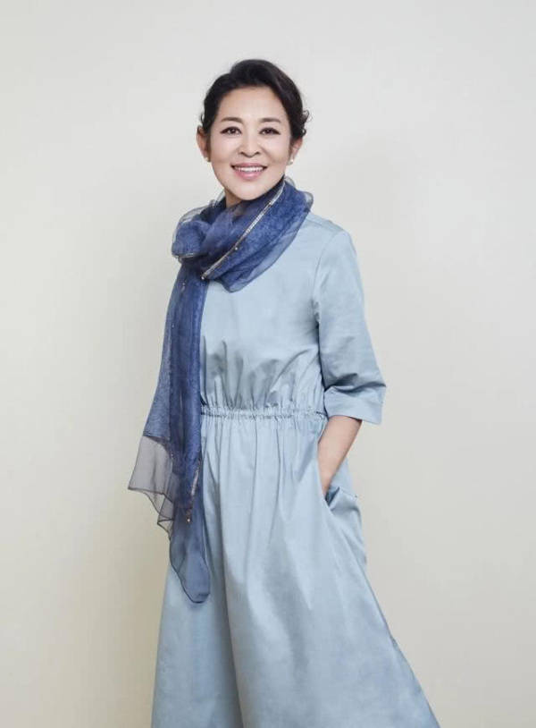 原创倪萍是他亲妹妹，他从小得到母亲偏爱，晚年让妹妹为母亲养老送终