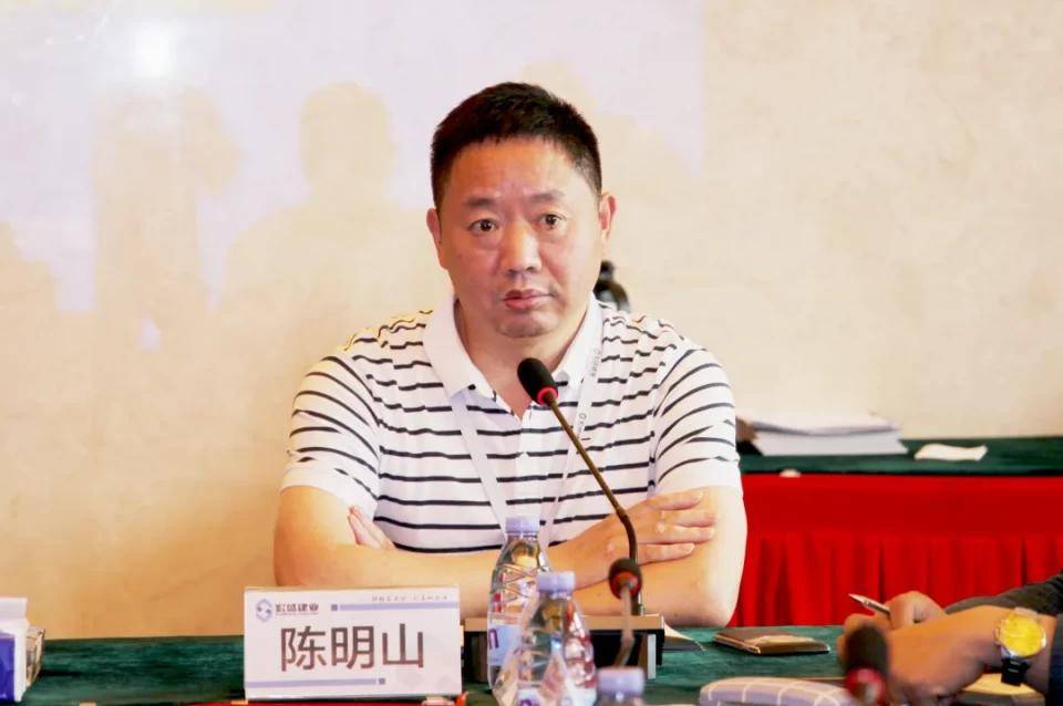 集团总裁陈明山就推行市场化管理提要求集团总裁陈明山指出,各部门要