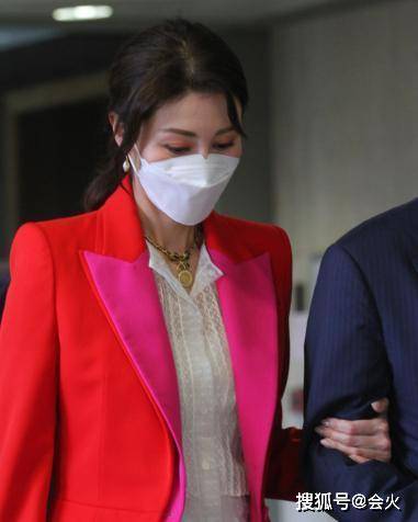 恩爱难掩！李嘉欣与富豪老公许晋亨婚后罕同框