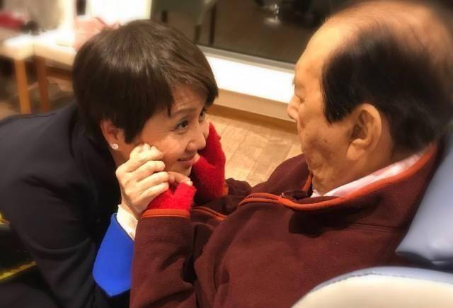 上午辟谣，下午去世，赌王何鸿燊走了！四房子