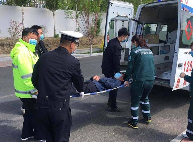 白城交巡警开辟“绿色通道”，争分夺秒救伤员