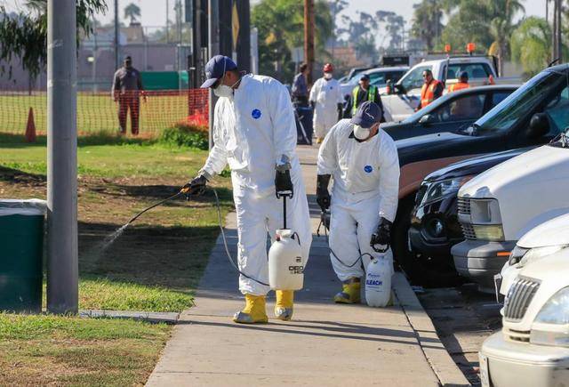 原创美国白人警察打死黑人事件升级，抗议活动中，又有一名黑人被打死