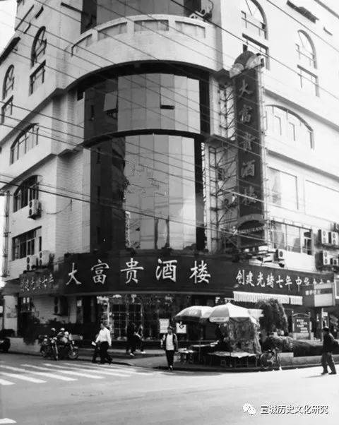 故事传记|剧透，剧透！三十三集大型电视连续剧《同门兄弟》拍摄始末