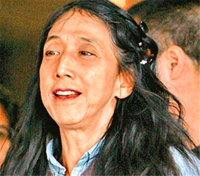 原创赌王千金何超英：离婚后精神失常，带女儿流浪14年，67岁抱憾离世