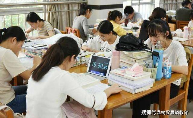 “我211毕业，公司自我介绍想哭”！学历太低是什么体验？太痛苦