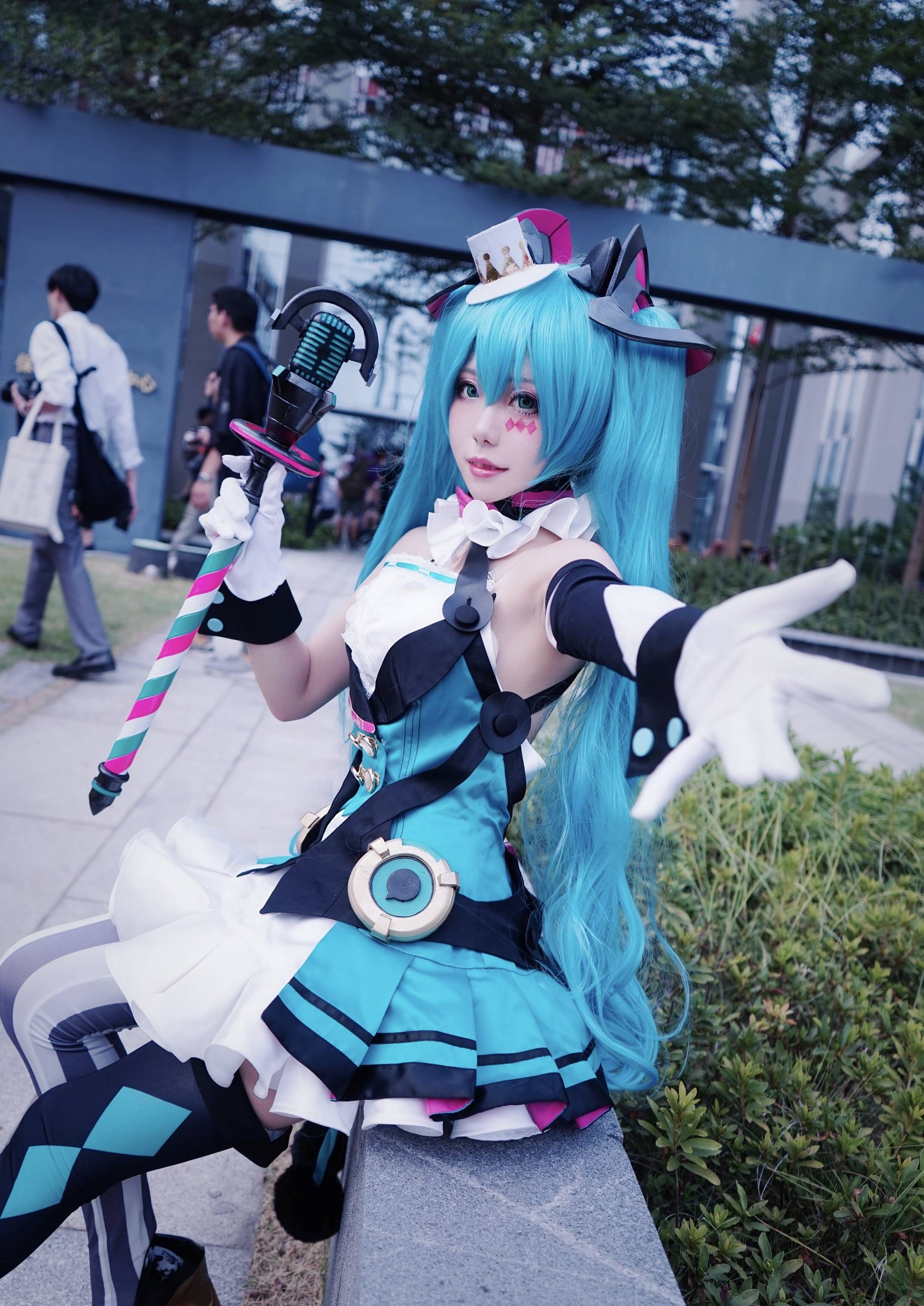 cosplay初音未来蓝途沉迷吸兔