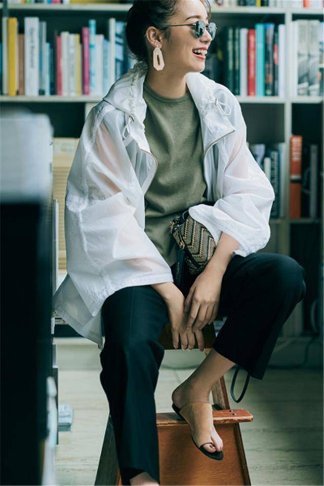 透明衣服这样穿,才不会被人骂,时尚又高级