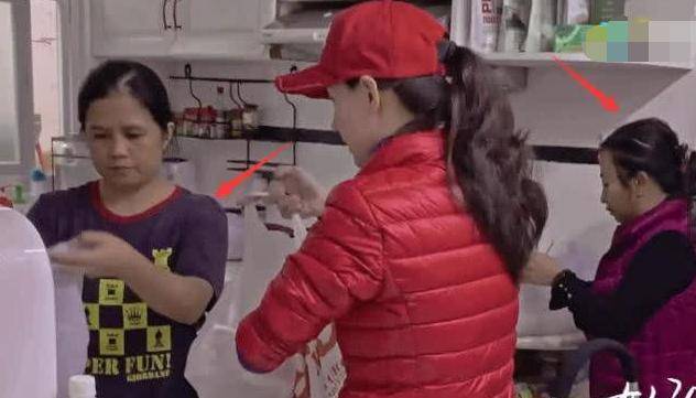 张柏芝儿童节公开长子有爱画面，Lucas依偎着三弟