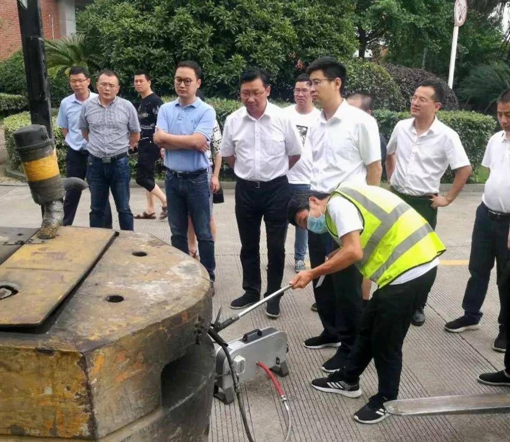 台州市生态环境局陈昌笋局长来椒江调研非道路移动机械工作
