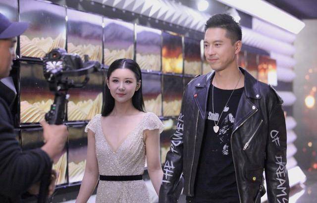 曾被称为娱乐圈最干净女星，35岁李小萌搞怪出镜