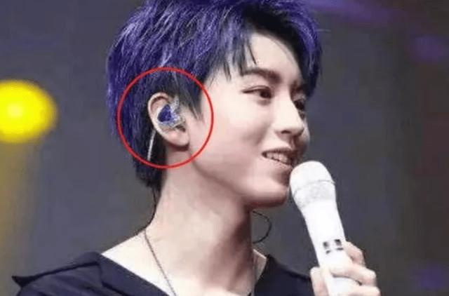 演唱会上歌手耳朵里戴的是什么?看完涨知识了!