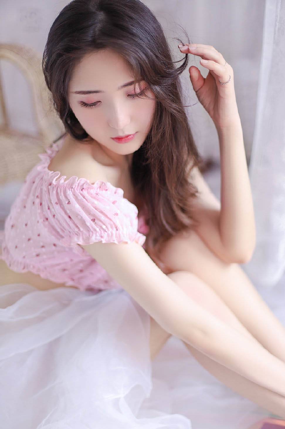清纯美少女写真集，极品美女小蛮腰诱人写真
