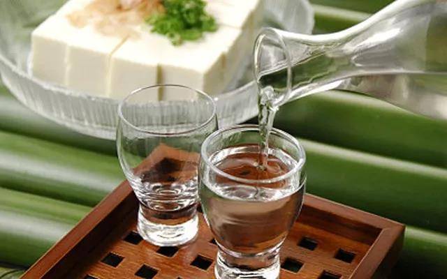 什么酒是白色的 9f16db0ecff44a8480e1818b68d9ce4a.jpeg