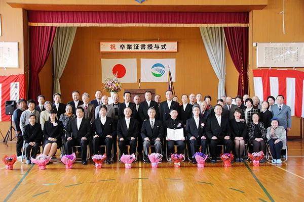 上海“1人幼儿园”引4亿人爆笑，日本这所“1人中学”却让无数人留下眼泪...