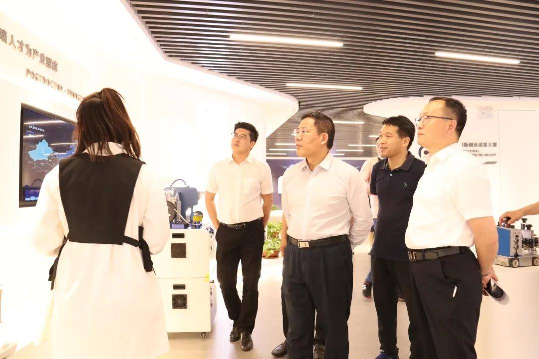青岛市统计局党组书记,局长刘岐涛一行赴园区参观调研