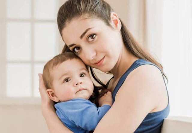 父母|宝宝每天可以抱多久？不同月龄的宝宝咋抱最好？父母别傻傻不知道