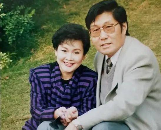 李谷一丈夫去世，曾是妻子歌迷，从女儿名字能