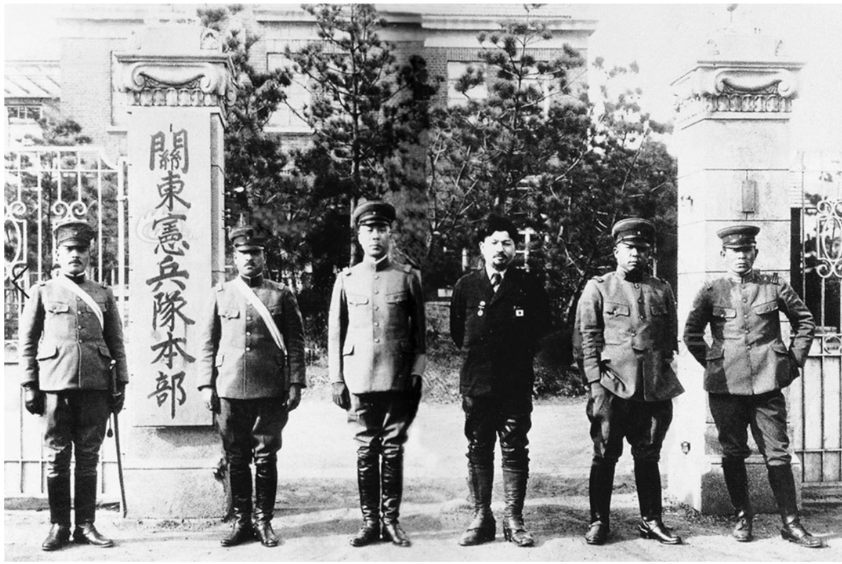 陆军士官学校|他不听母亲劝阻，执意要当省长，母亲一怒之下，服毒自尽