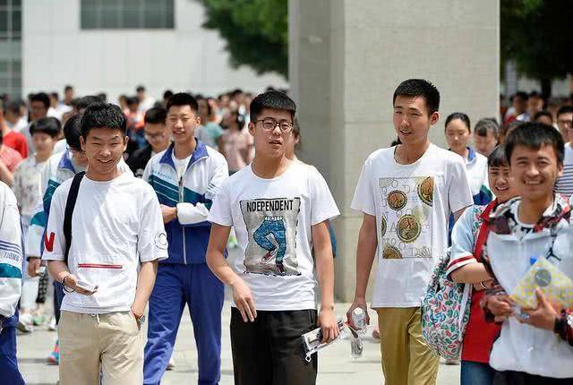 高校发布招生章程，认可医护子女加分引热议，公平吗？约翰 保尔森