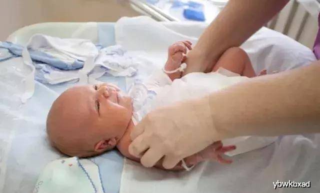 宝贝|宝宝越小越费心？细数“菜鸟爸妈”最易中的8大误区