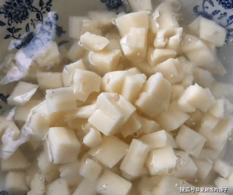 甜藕怎么做好吃过程 5346130d8fa4408e9c6261b2e20decbd.png