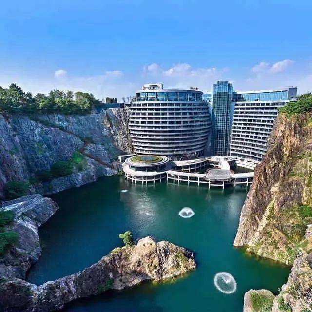 投入20亿建了12年,上海世茂深坑酒店鬼斧神工,游客直呼去不起