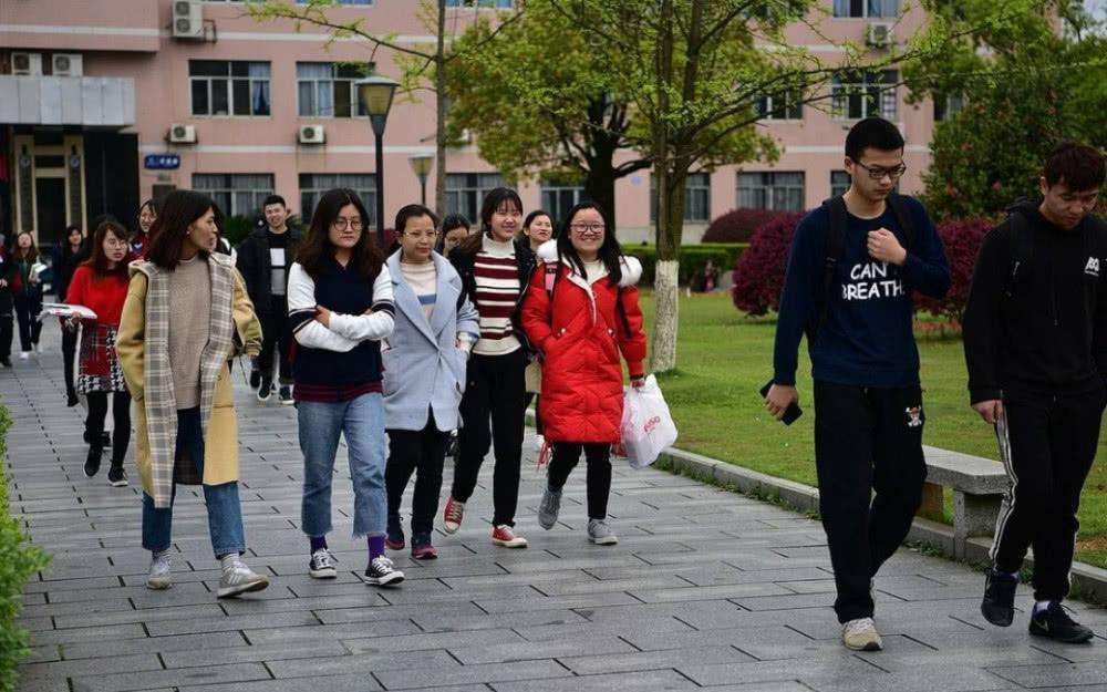 过来人|三本大学究竟值得读吗？进入社会后真不受待见吗？听听过来人发言