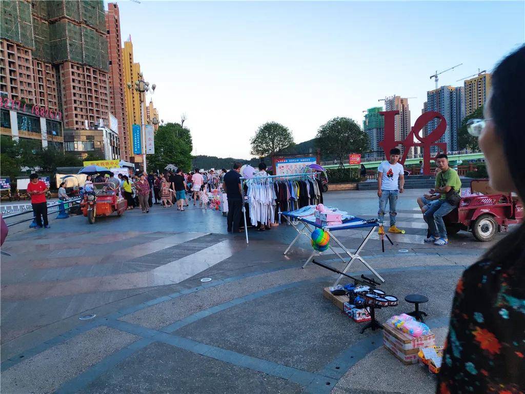 什么情况下属于摆地摊 410c0bcf2973471f830589d8c09a6622.jpeg