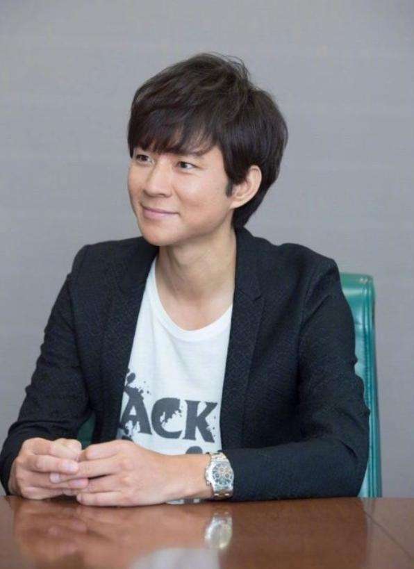 原创佐佐木希老公有多渣？日媒曝出轨182人，其中还有男性及50岁妇女