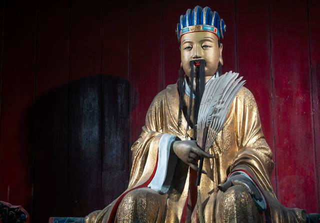 臣一路走来,没有敌人,看见的只是朋友与师长!这就是格局