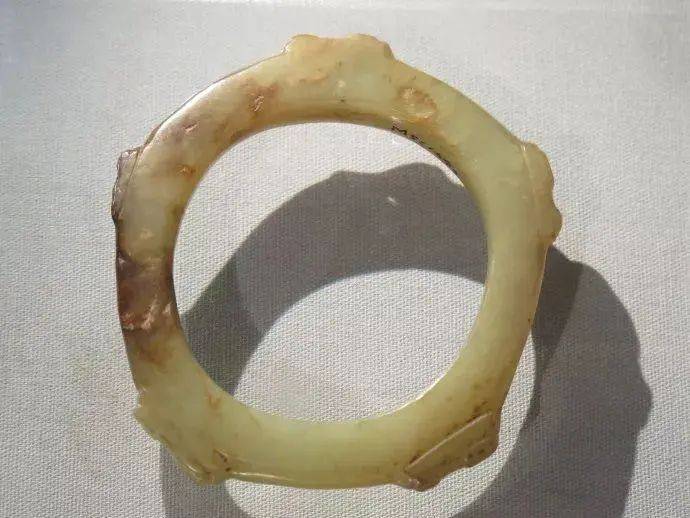 细品馆藏古玉46种沁色之妙