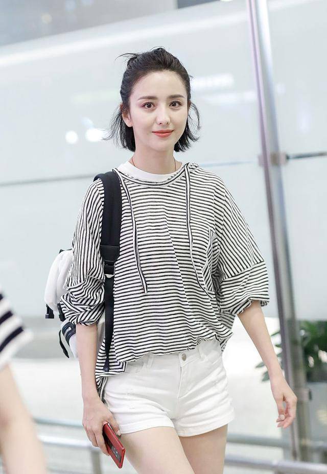 原创佟丽娅各种造型轻松驾驭浅色系装扮清纯深色系搭配优雅